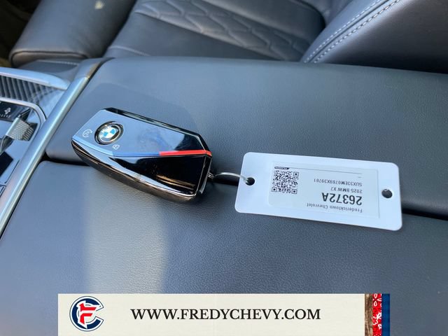 Used 2025 BMW X7 M60i AWD/4WD image 32