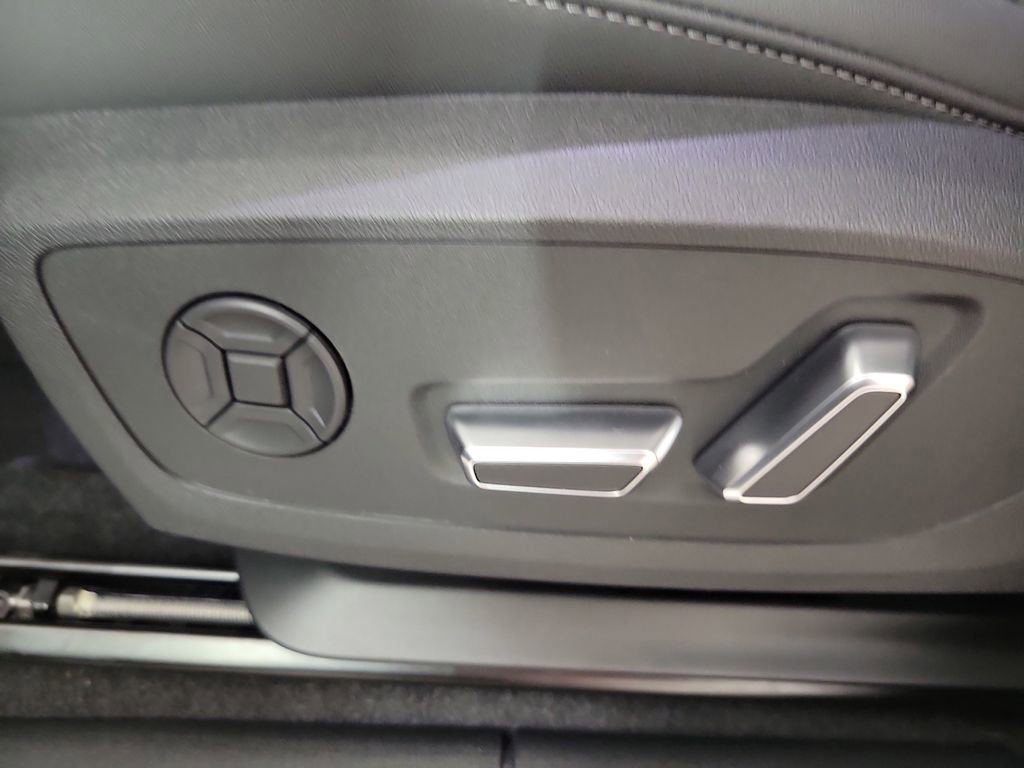 New 2026 Audi Q3 quattro 2.0T AWD/4WD image 22