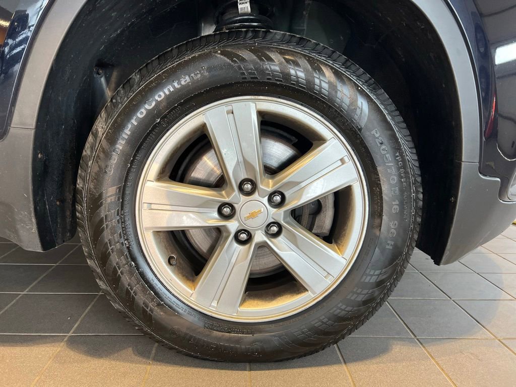 Used 2021 Chevrolet Trax LT w/ LT Convenience Package AWD/4WD image 11
