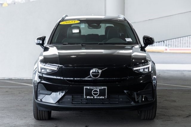 New 2025 Volvo EX40 Core w/ Climate Package image 18