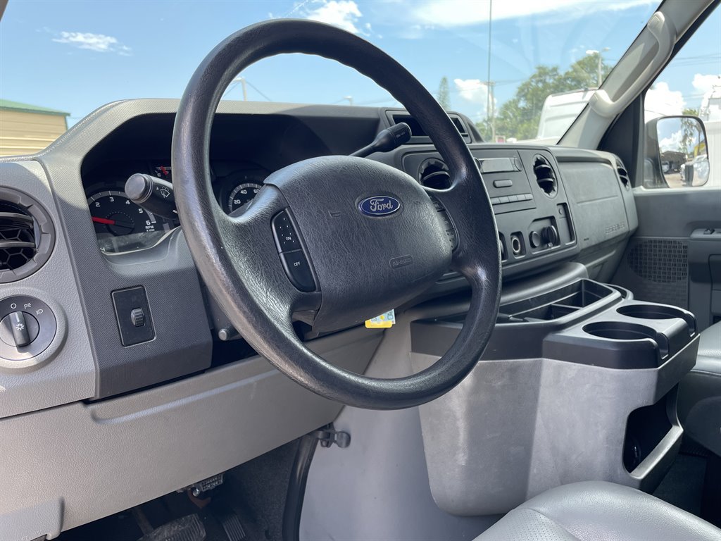 Used 2009 Ford E-250 and Econoline 250 Extended RWD image 16