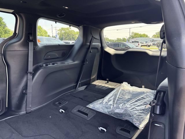 New 2027 Chrysler Pacifica Limited w/ S Appearance Package AWD/4WD image 9