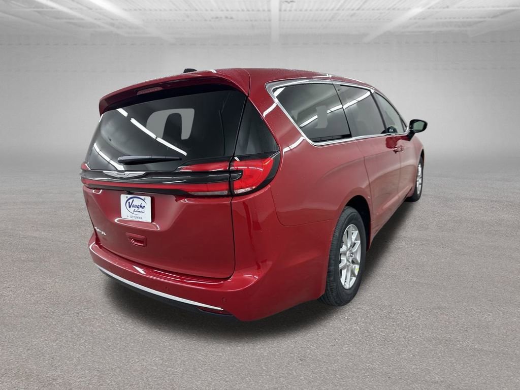 New 2026 Chrysler Pacifica Select image 11