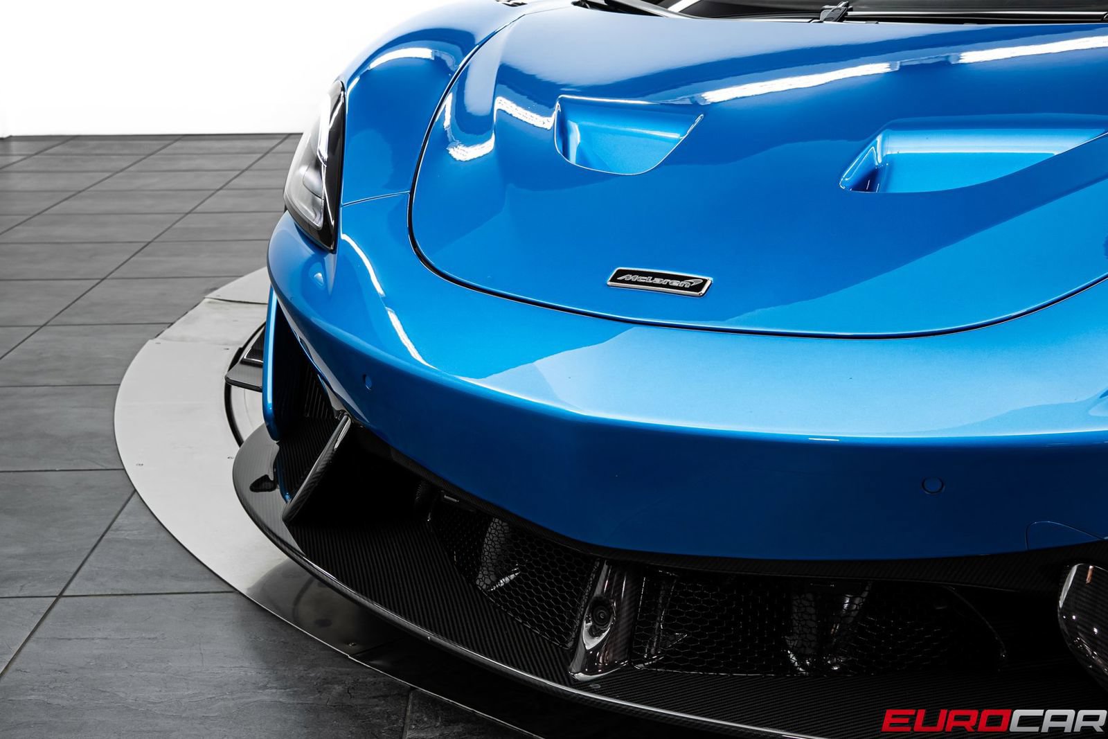 Used 2020 McLaren 620R RWD image 13