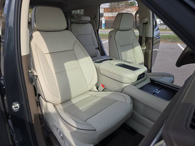 Used 2021 GMC Yukon Denali w/ Advanced Technology Package image 10