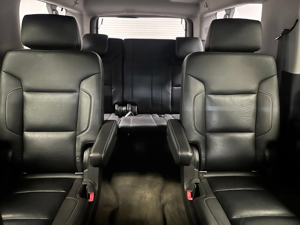 Used 2015 Chevrolet Suburban LTZ RWD image 16