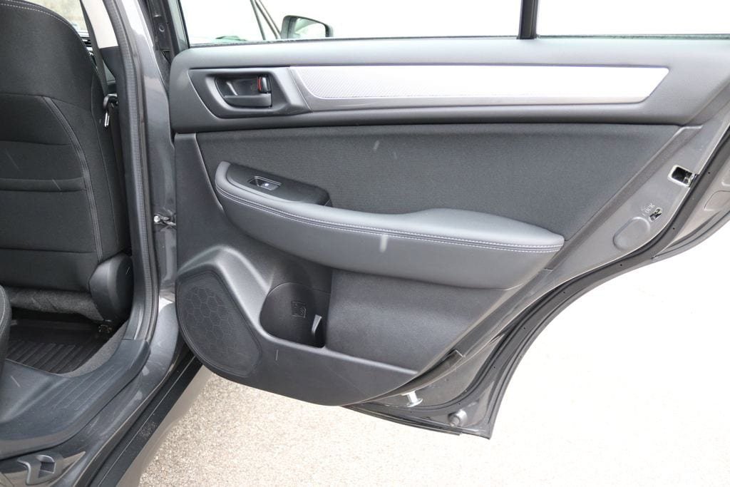 Used 2019 Subaru Outback 2.5i AWD/4WD image 30
