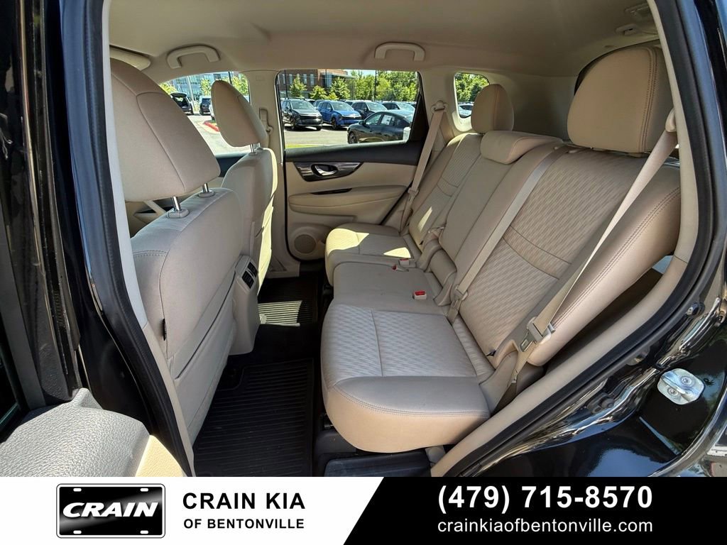 Used 2017 Nissan Rogue SV w/ SV Premium Package FWD image 22