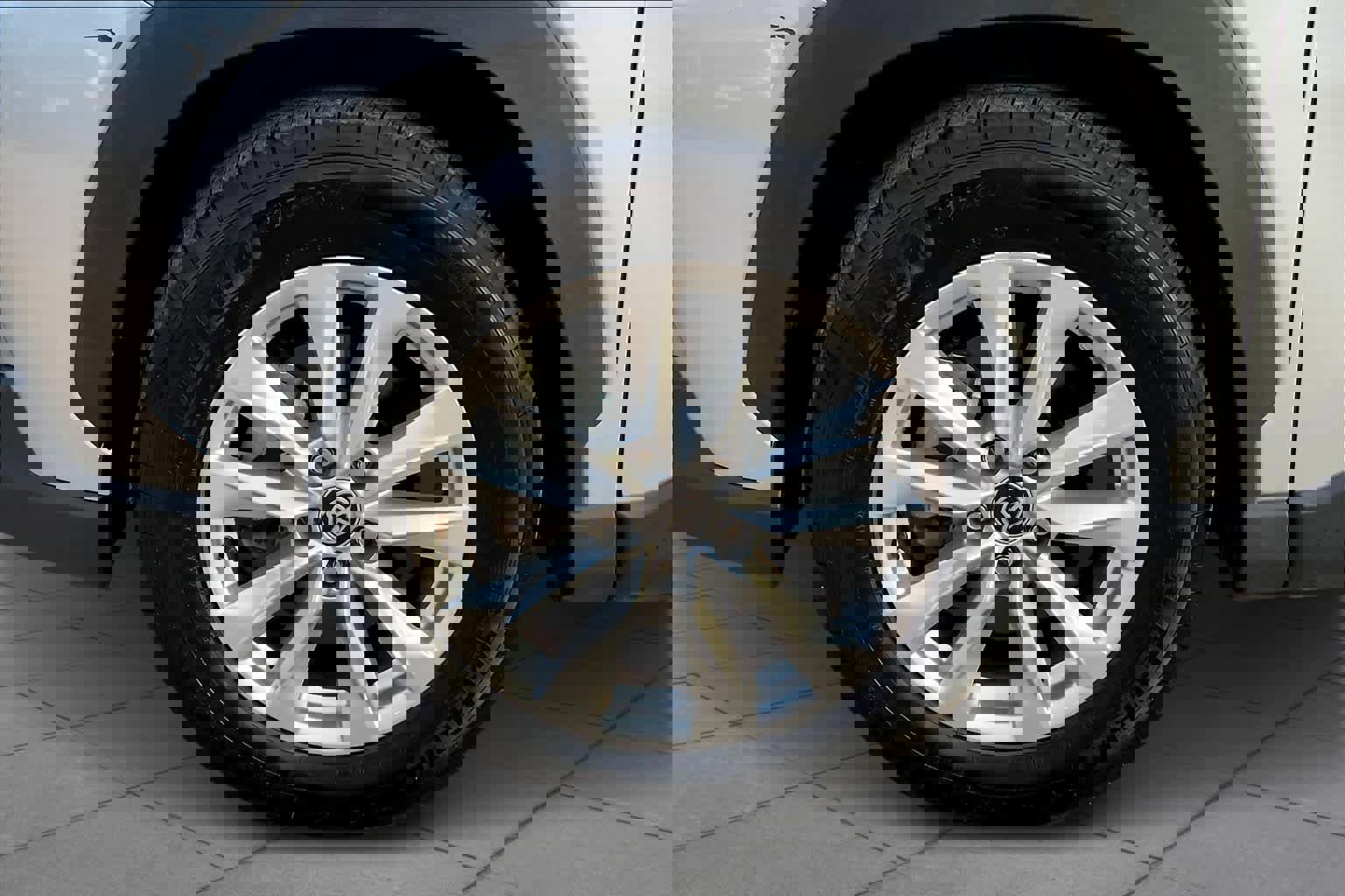 Used 2022 Toyota Corolla Cross LE image 10