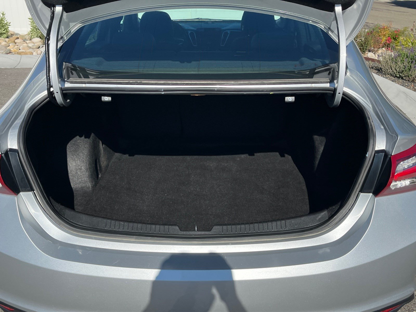 Used 2020 Chevrolet Malibu LT FWD image 33