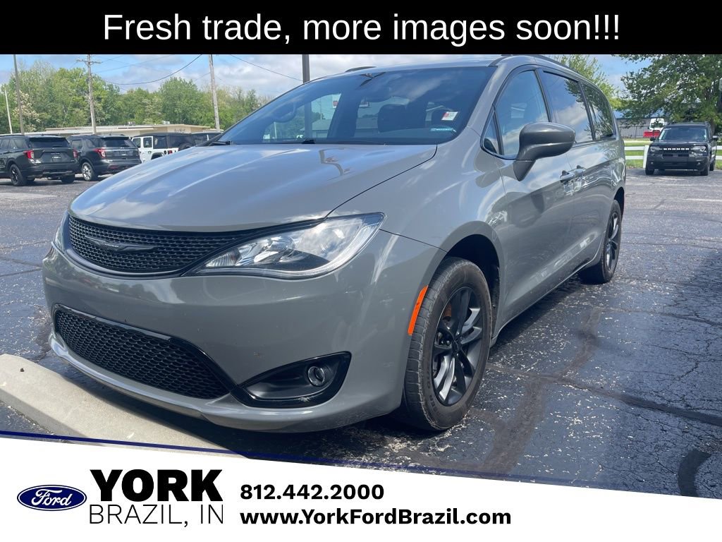 Used 2020 Chrysler Pacifica Touring-L w/ Premium Audio Group AWD/4WD image 1