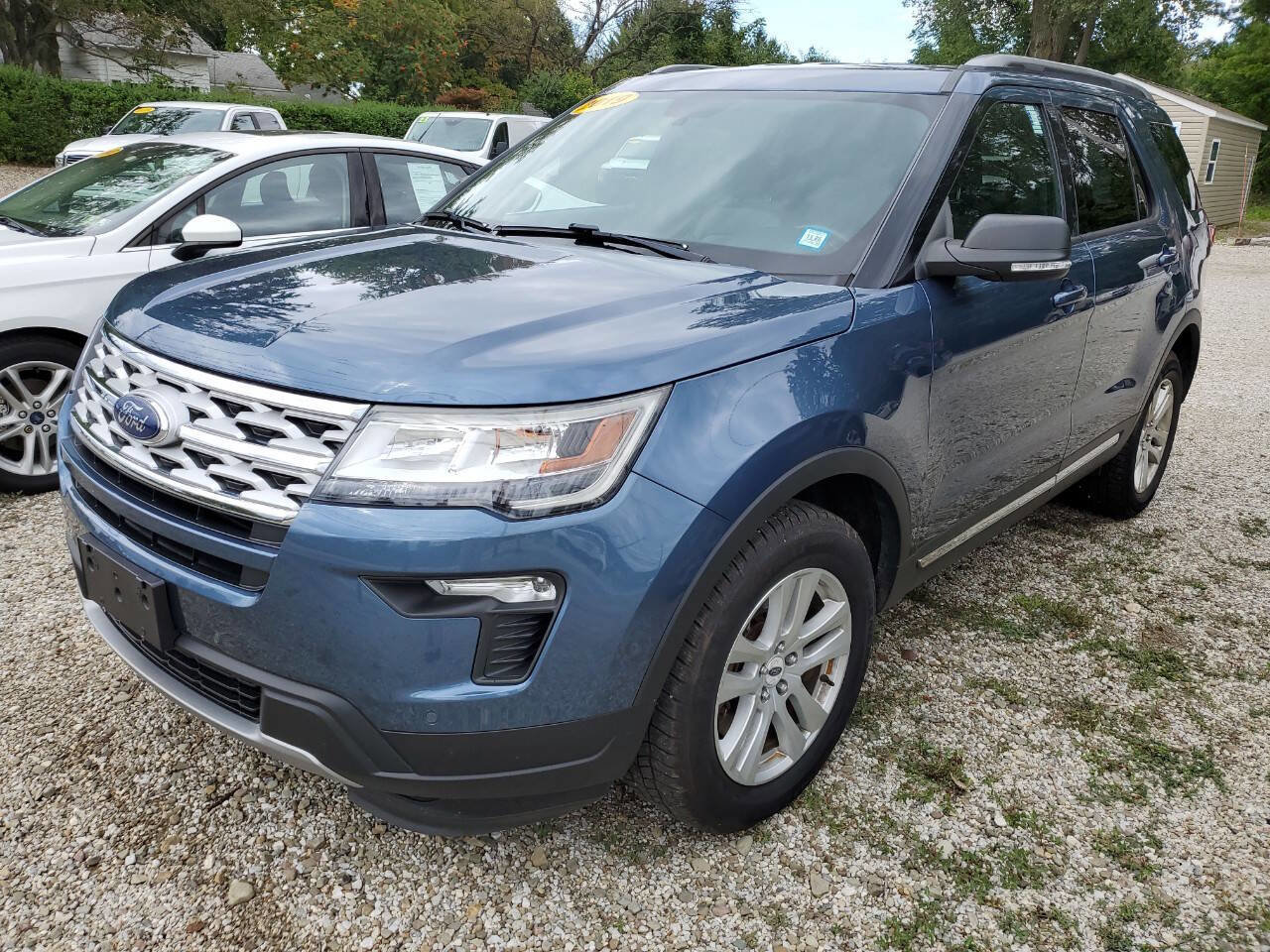 Used 2019 Ford Explorer XLT w/ Equipment Group 202A image 3