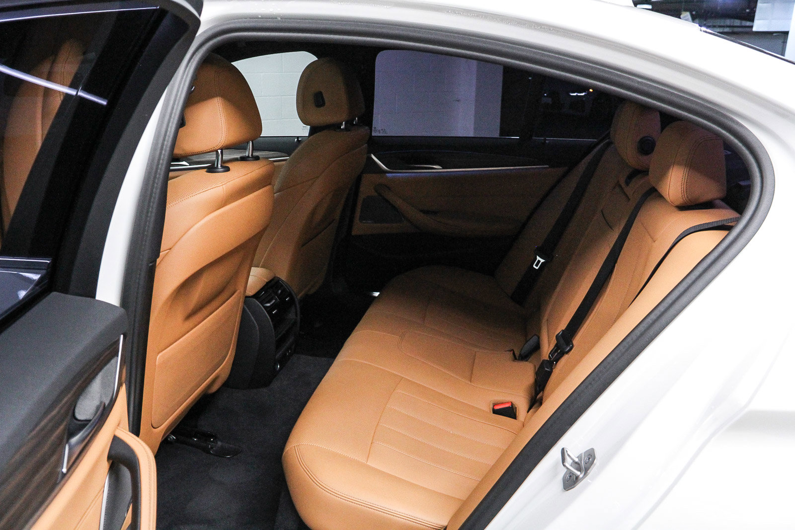 Certified 2023 BMW 530e 530e w/ Premium Package image 17