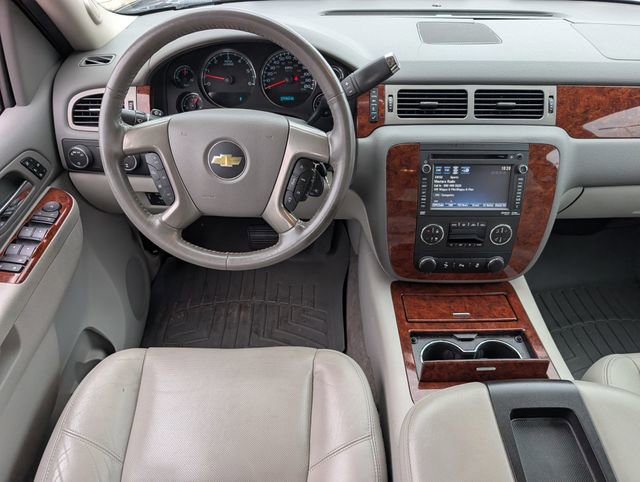 Used 2013 Chevrolet Avalanche LTZ image 11