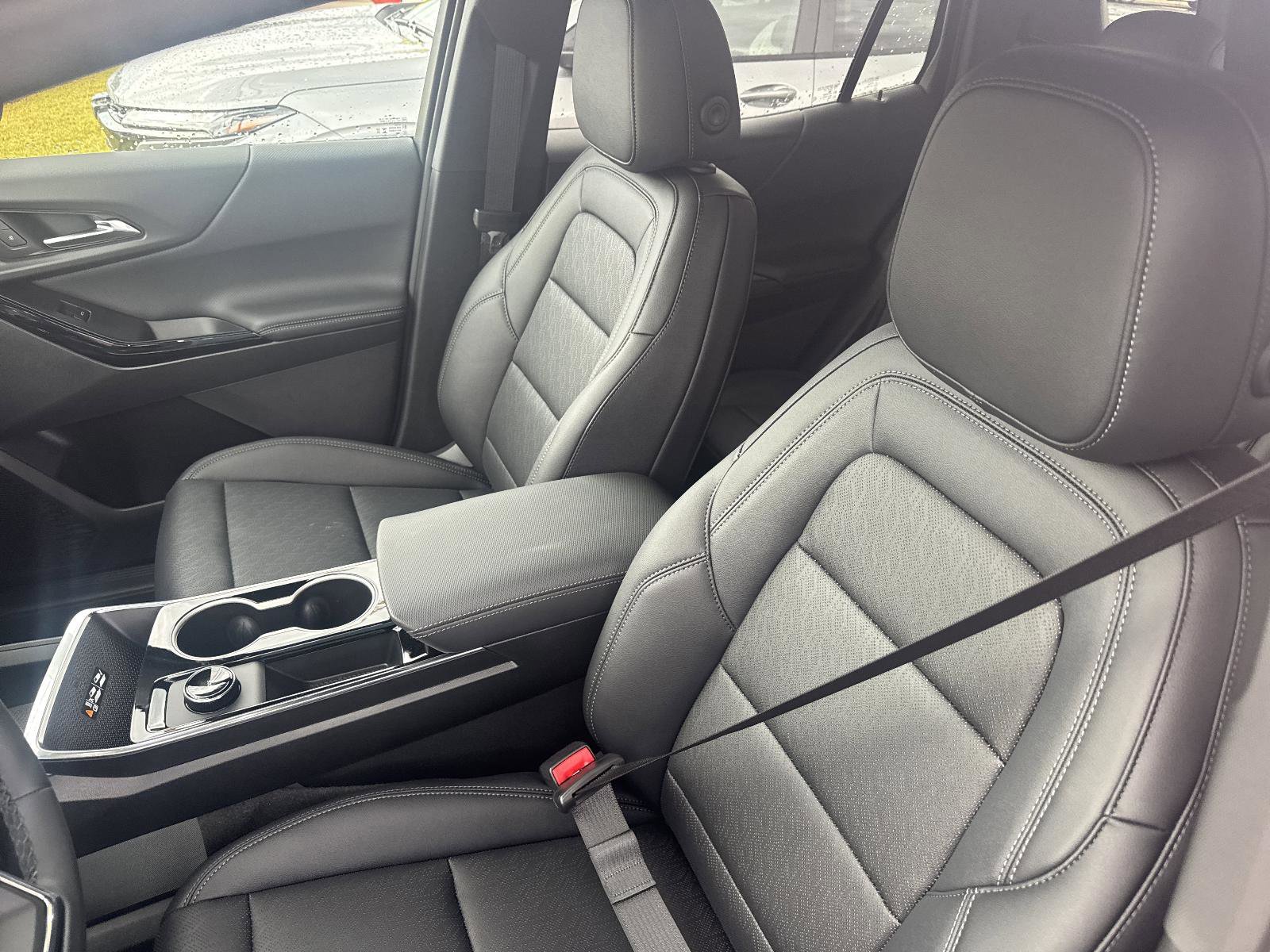 New 2026 Chevrolet Equinox LT w/ Convenience Package II image 8