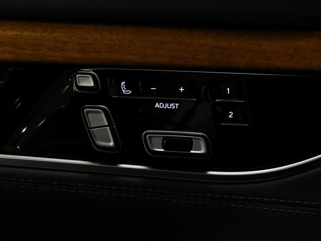 Used 2022 Jeep Grand Wagoneer Series II w/ Convenience Group III image 26