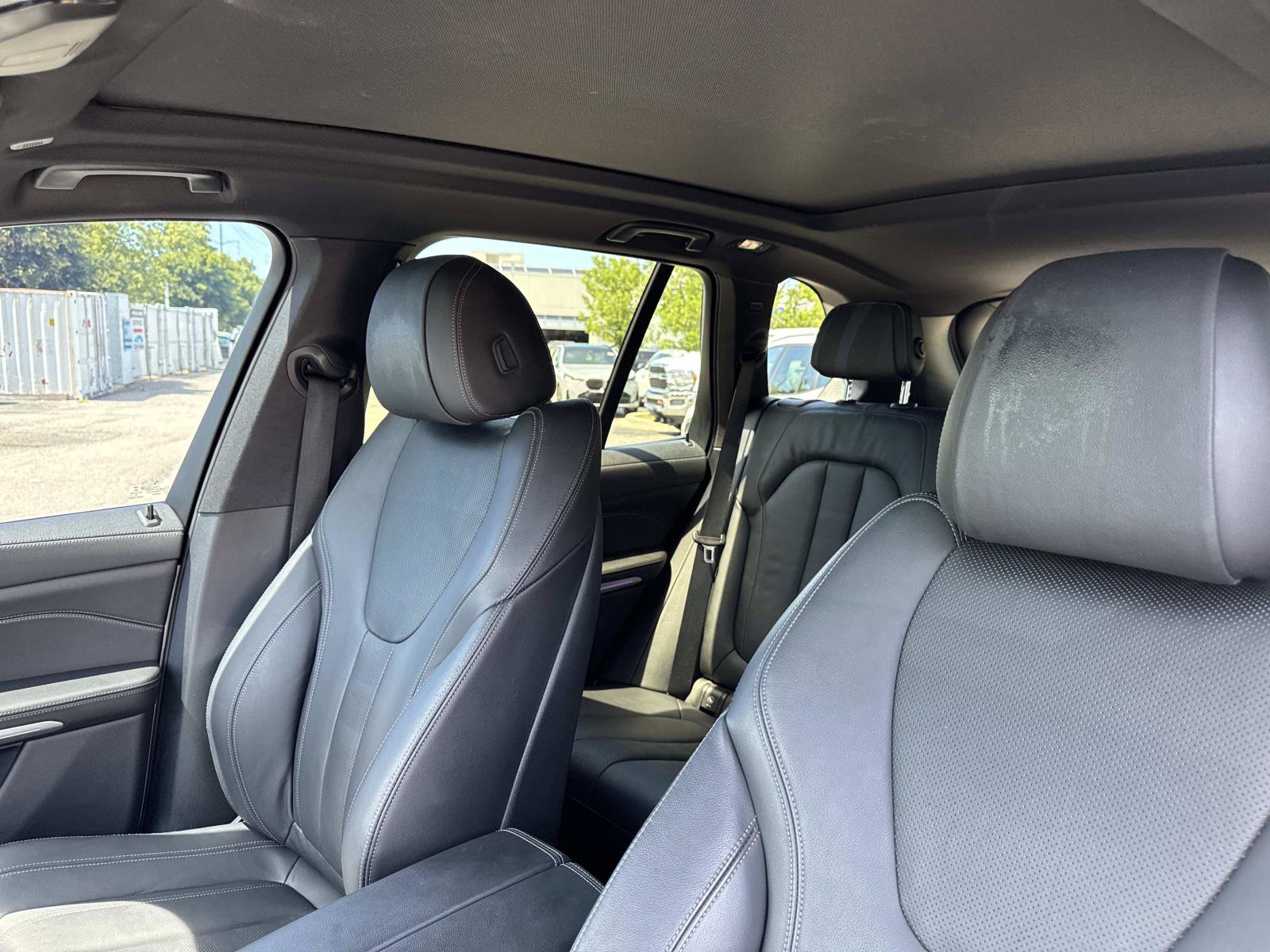 Used 2021 BMW X5 xDrive40i w/ M Sport Package AWD/4WD image 33