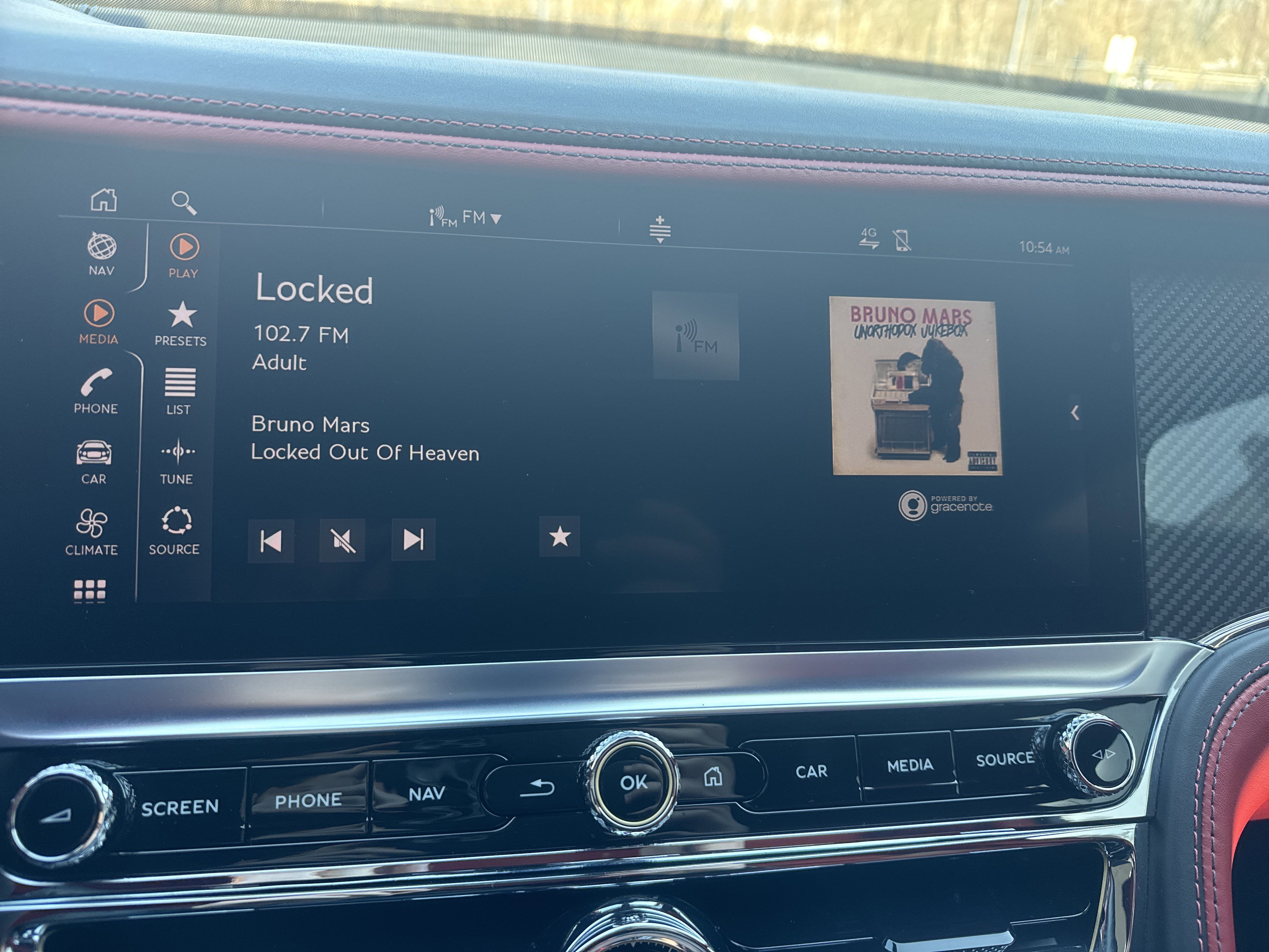 Used 2022 Bentley Flying Spur Plug-In Hybrid image 25