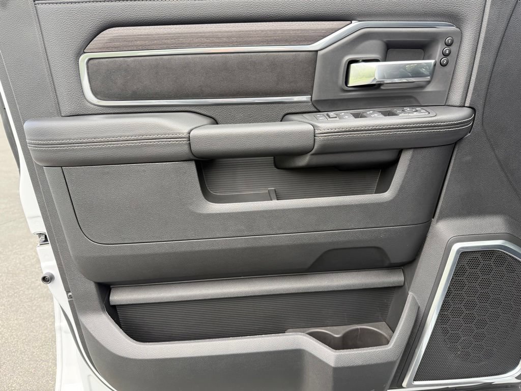 New 2026 RAM 3500 Laramie AWD/4WD image 20