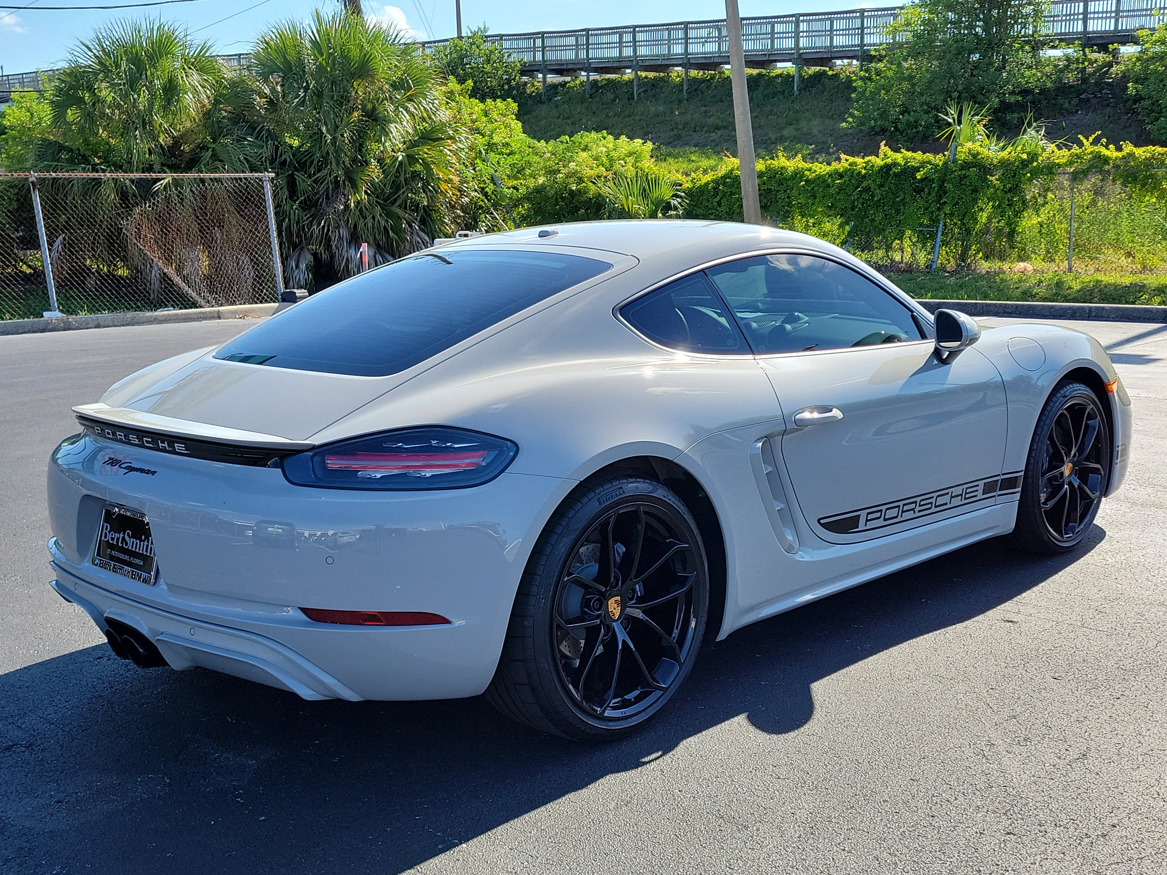 Used 2024 Porsche 718 Cayman RWD image 3