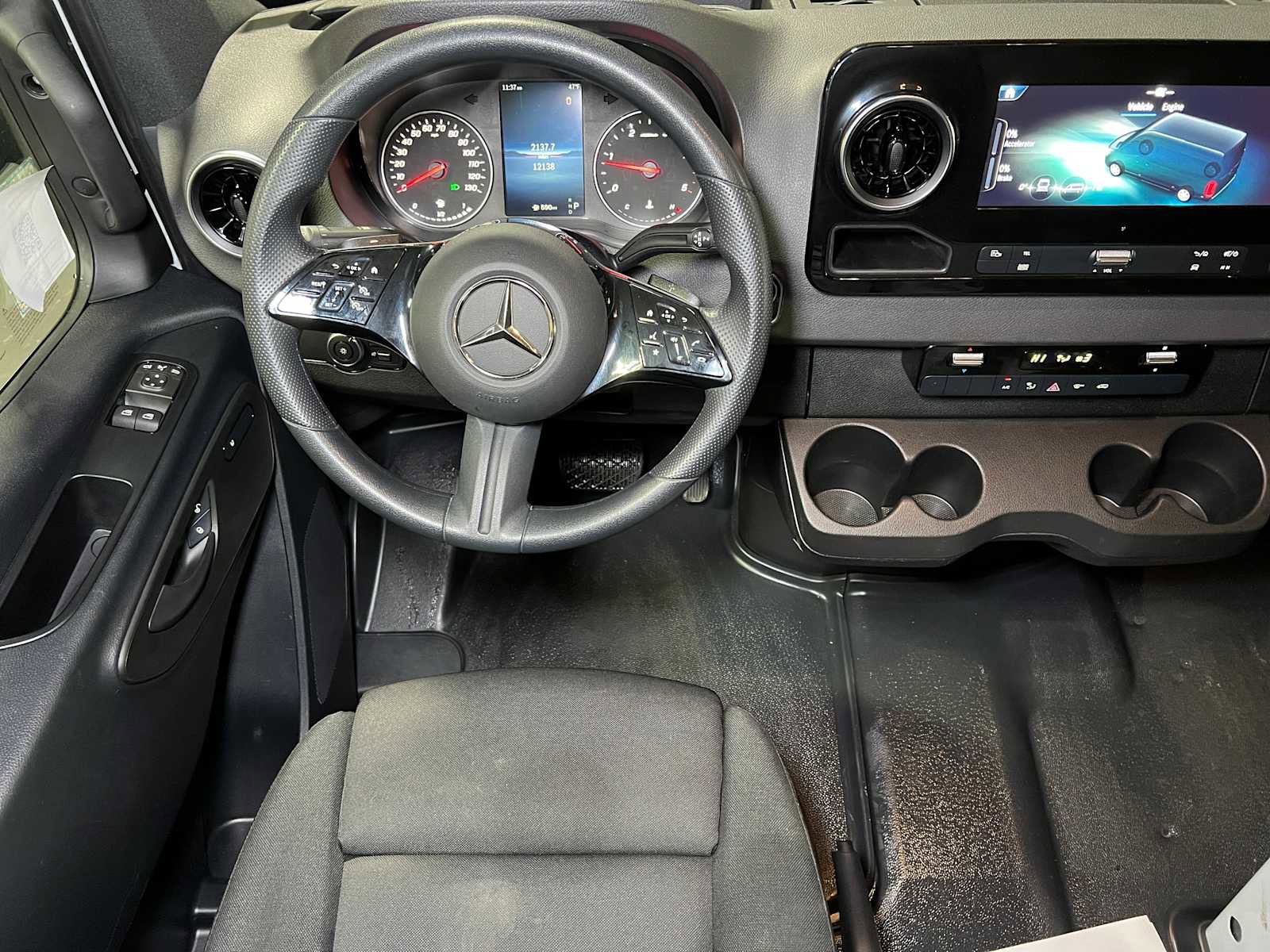 Used 2025 Mercedes-Benz Sprinter 2500 image 37