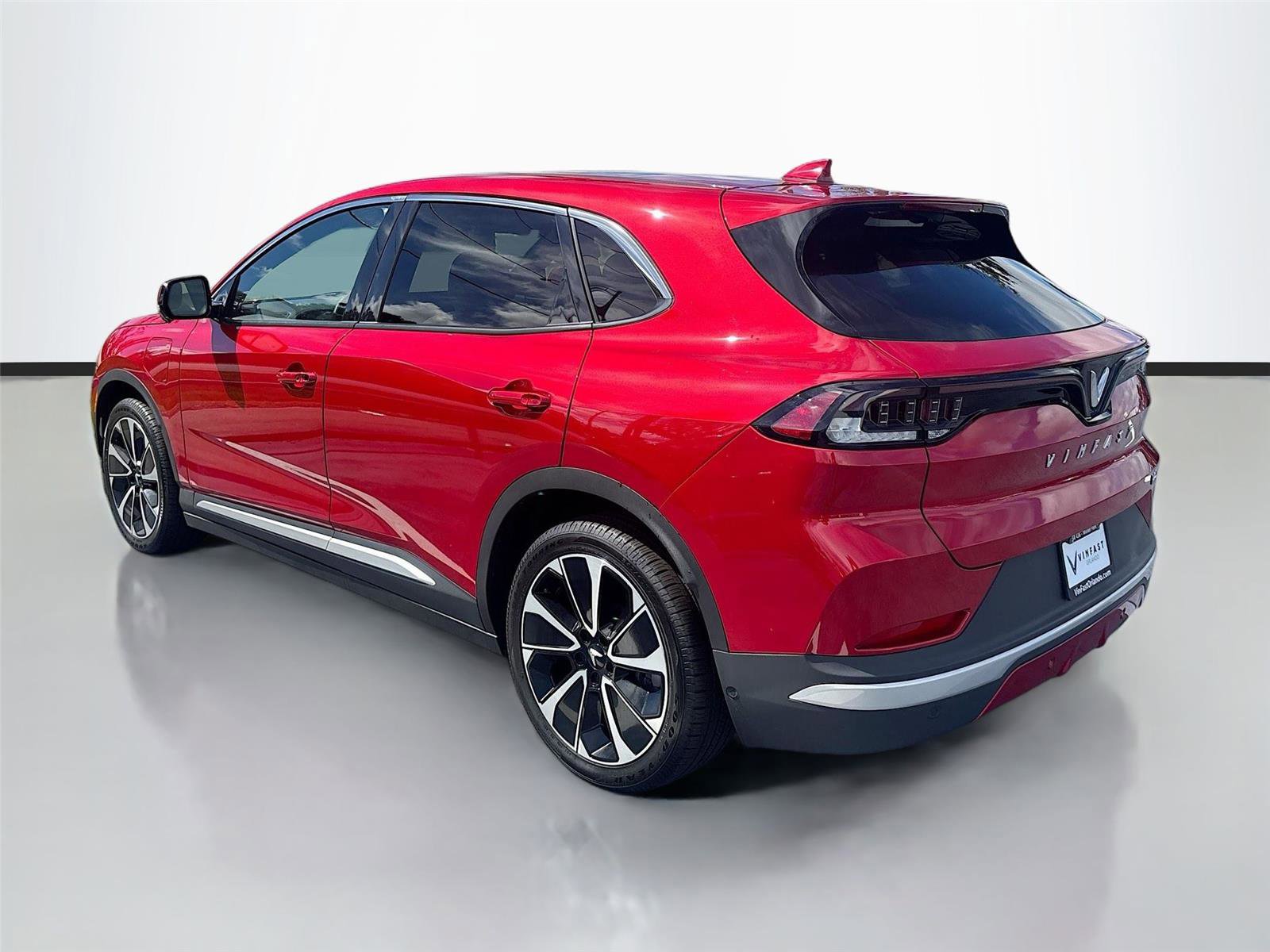 New 2025 VinFast VF 8 Plus image 5