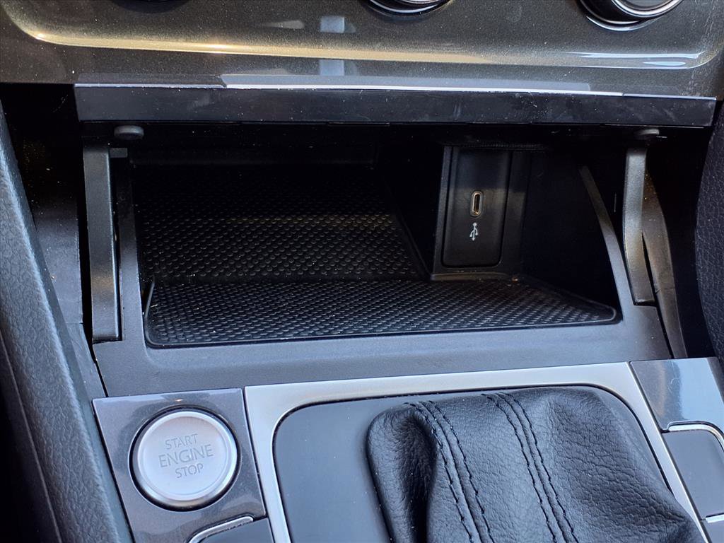 Used 2021 Volkswagen Golf 4-Door image 19