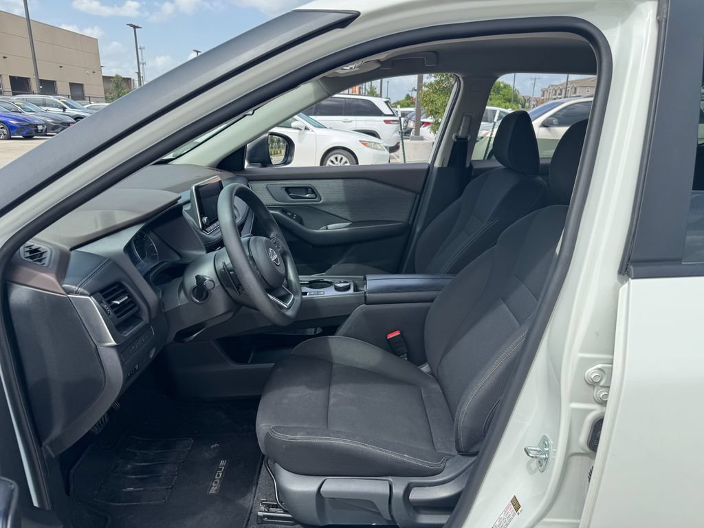 Used 2023 Nissan Rogue S AWD/4WD image 10