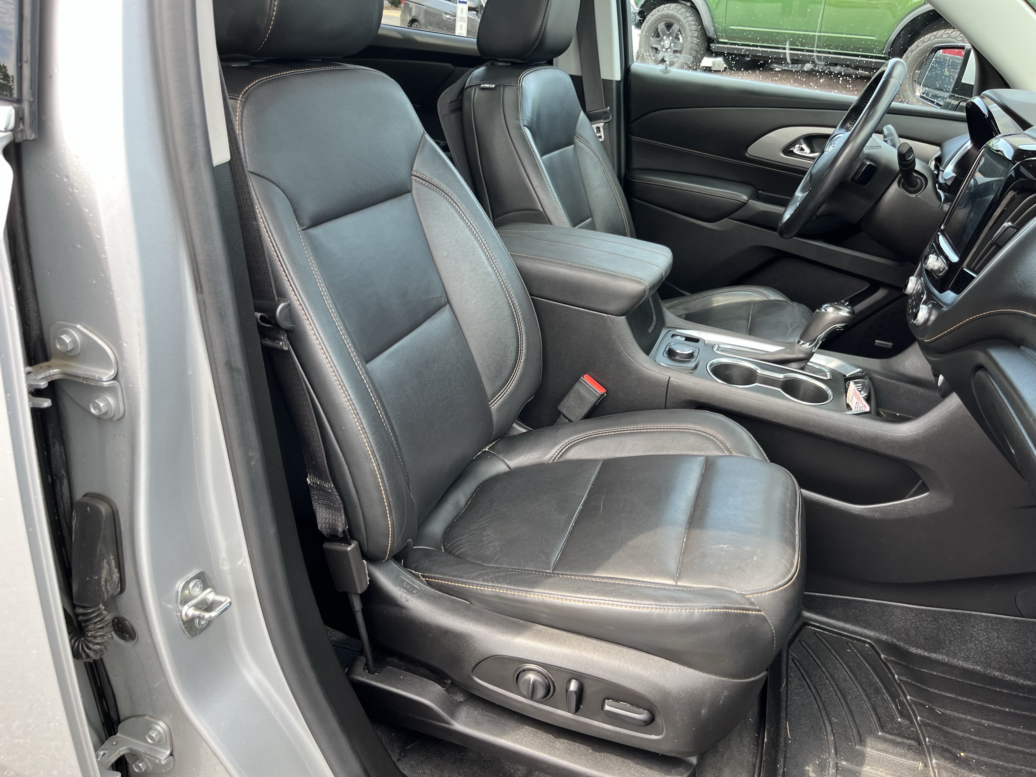 Used 2019 Chevrolet Traverse LT w/ LT Premium Package AWD/4WD video 3