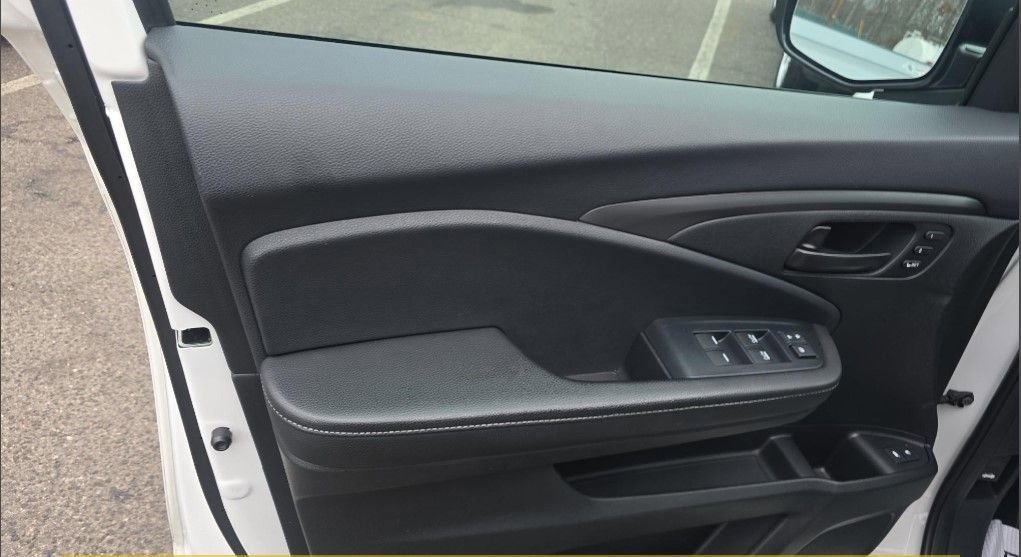 Used 2023 Honda Passport EX-L image 12