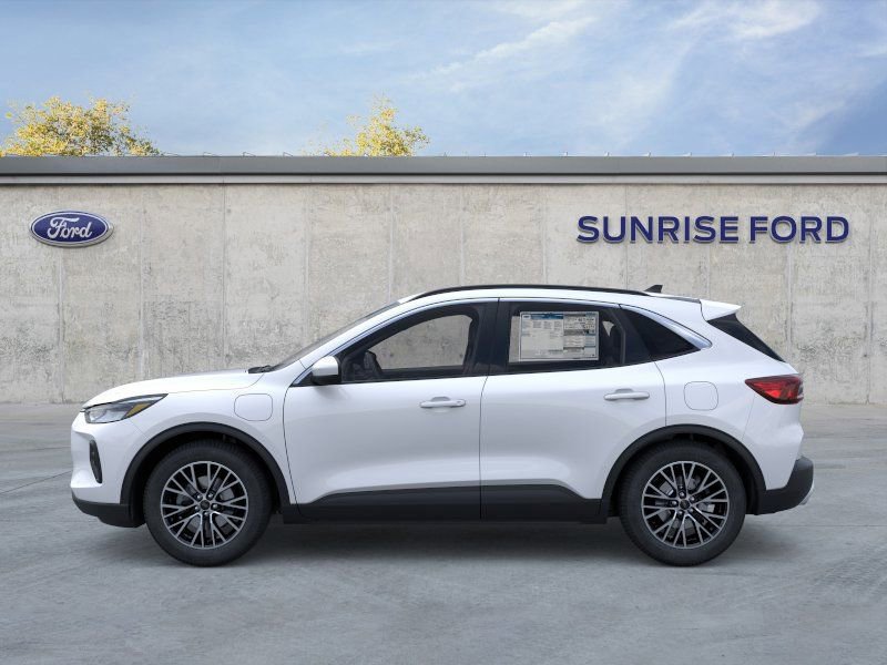 New 2025 Ford Escape SE w/ Class II Trailer Tow Package FWD image 3