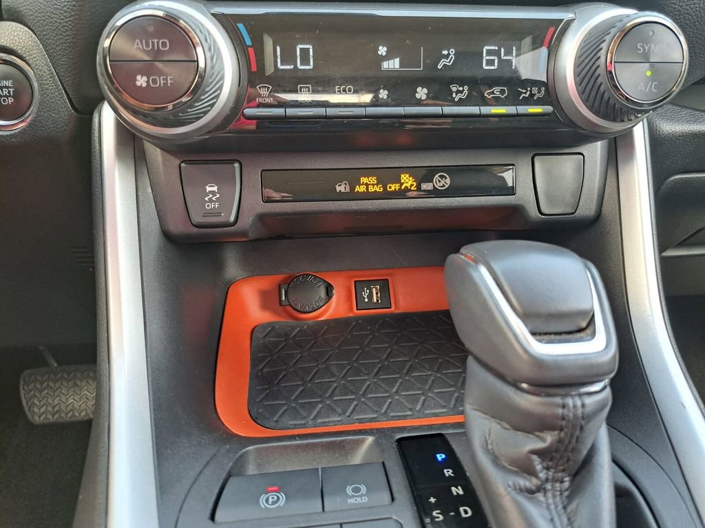 Used 2024 Toyota RAV4 Adventure image 17