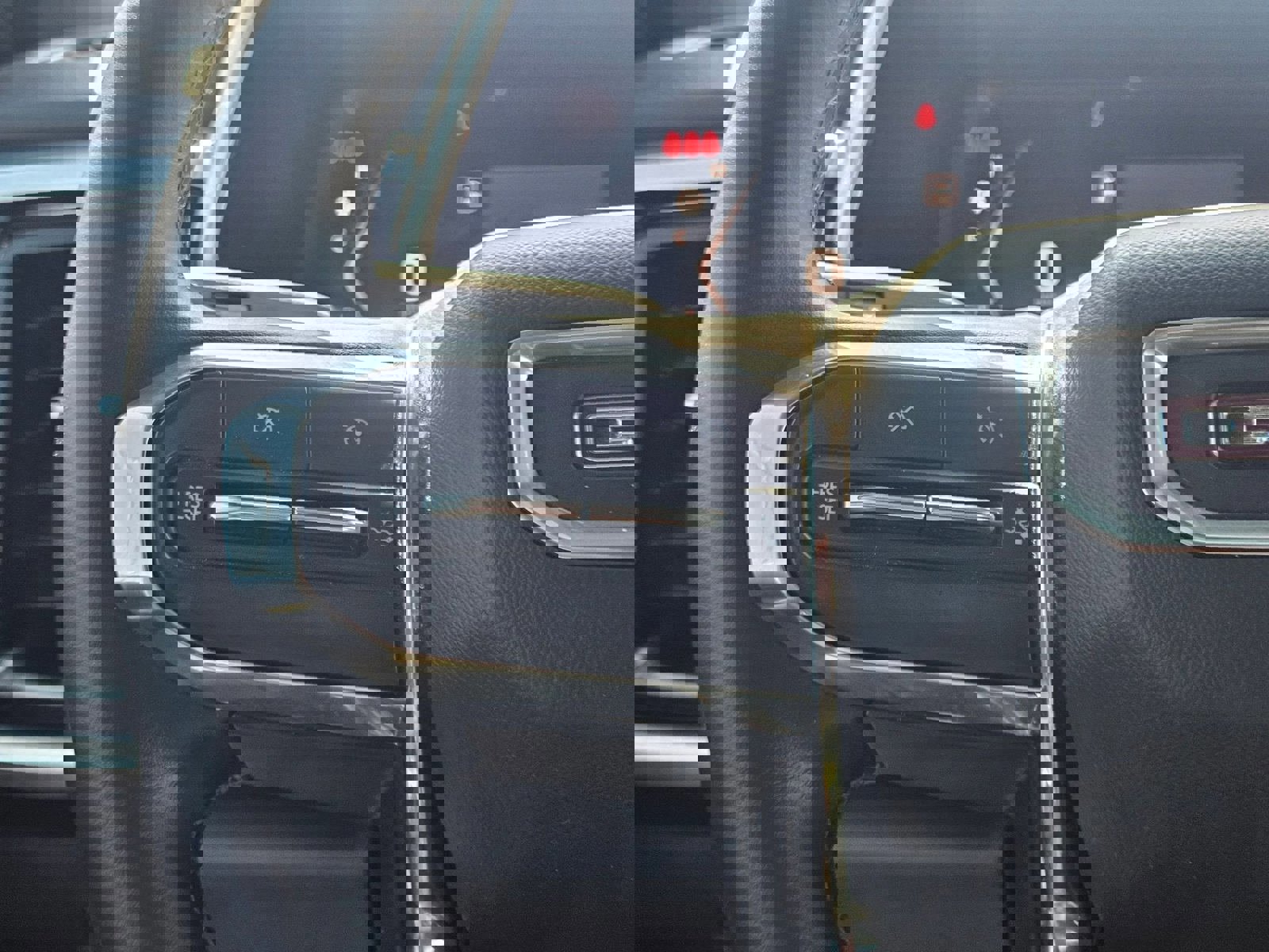 Used 2024 GMC Canyon Elevation image 12