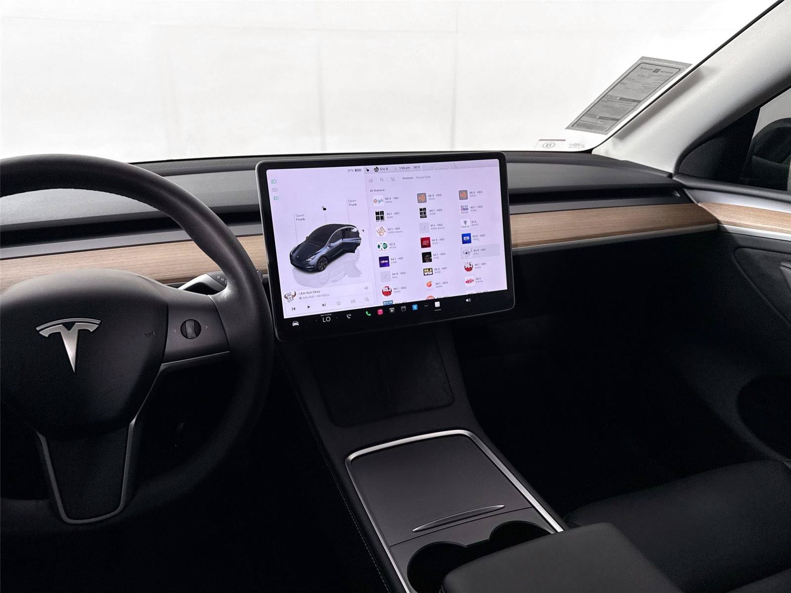 Used 2025 Tesla Model Y Long Range AWD/4WD image 28