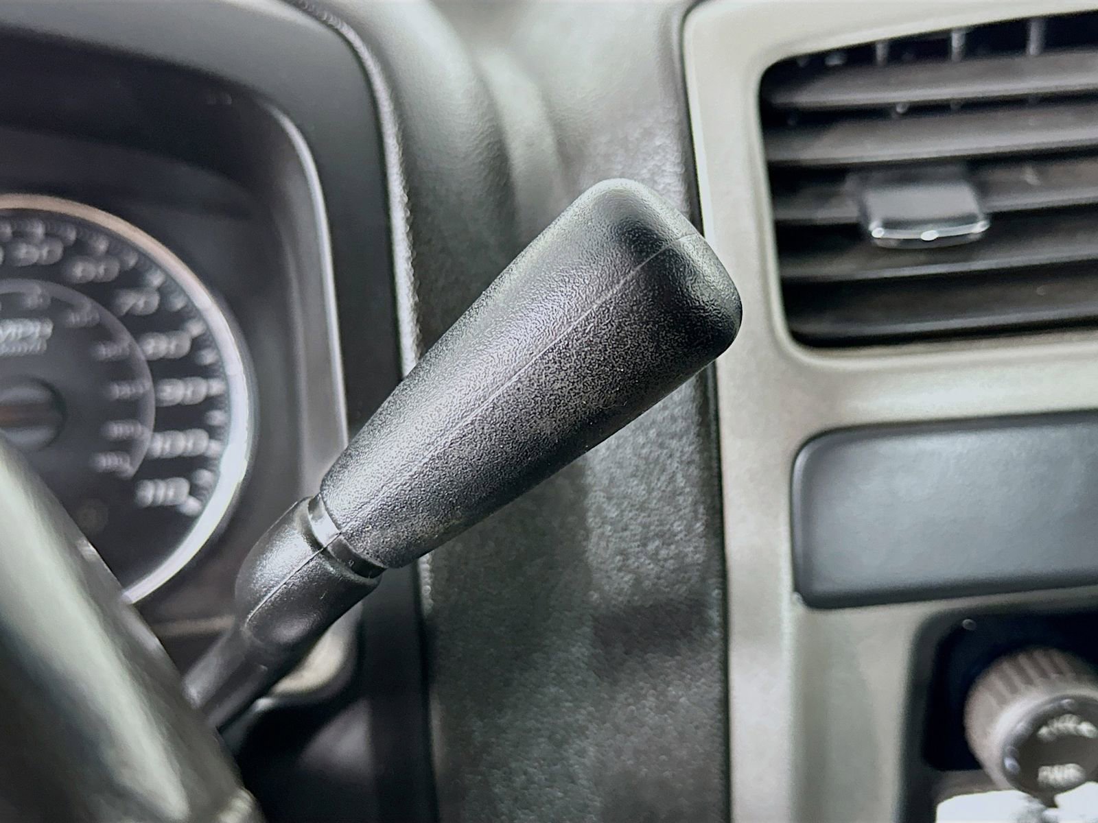 Used 2011 GMC Canyon SLE image 16