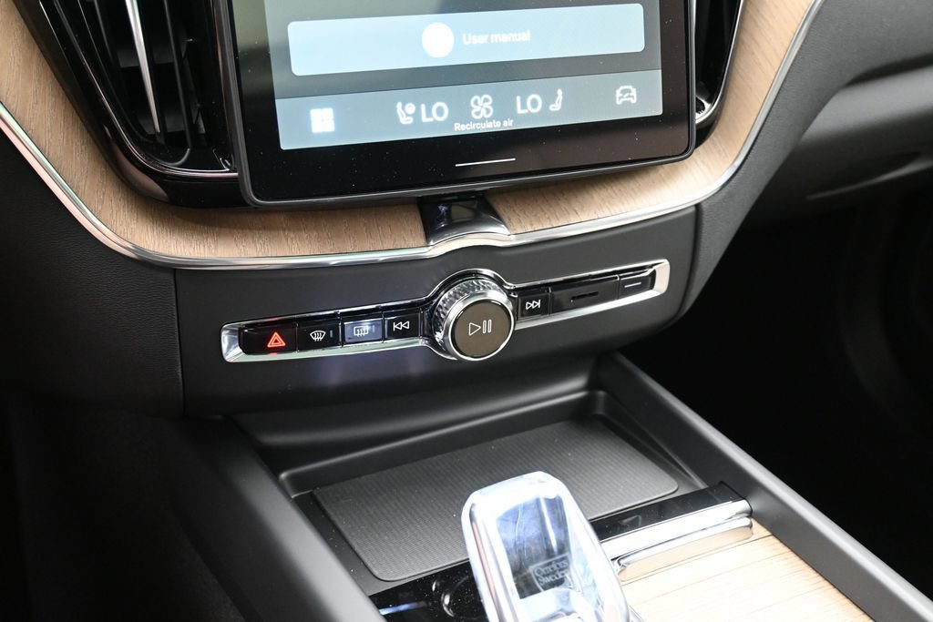 New 2026 Volvo XC60 T8 Plus w/ Protection Package Premier AWD/4WD image 15