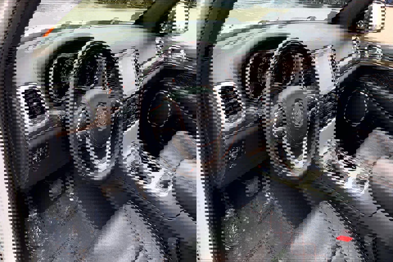 Used 2020 Jeep Grand Cherokee Summit image 17