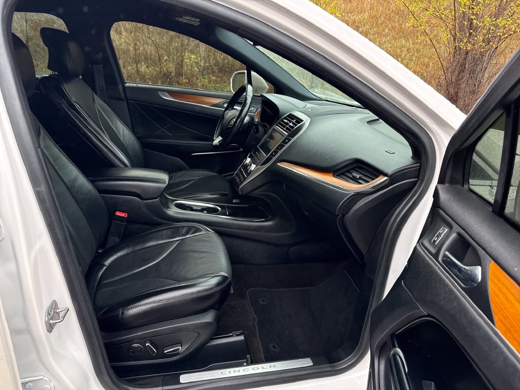 Used 2019 Lincoln MKC Reserve AWD/4WD image 28