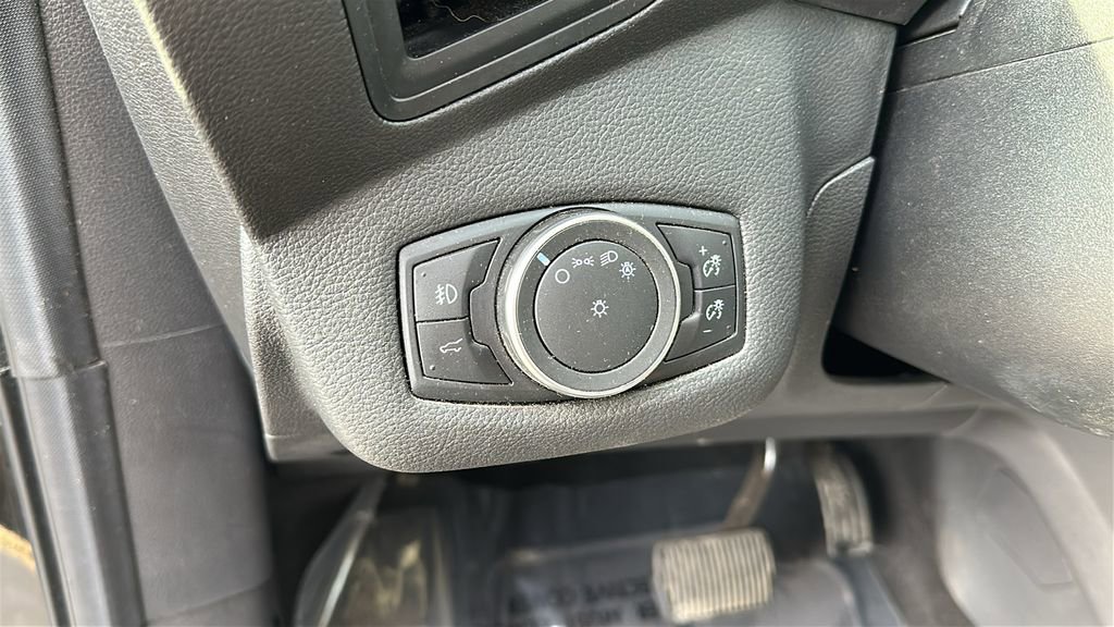 Used 2018 Ford Escape SE w/ SE Sport Appearance Package image 14