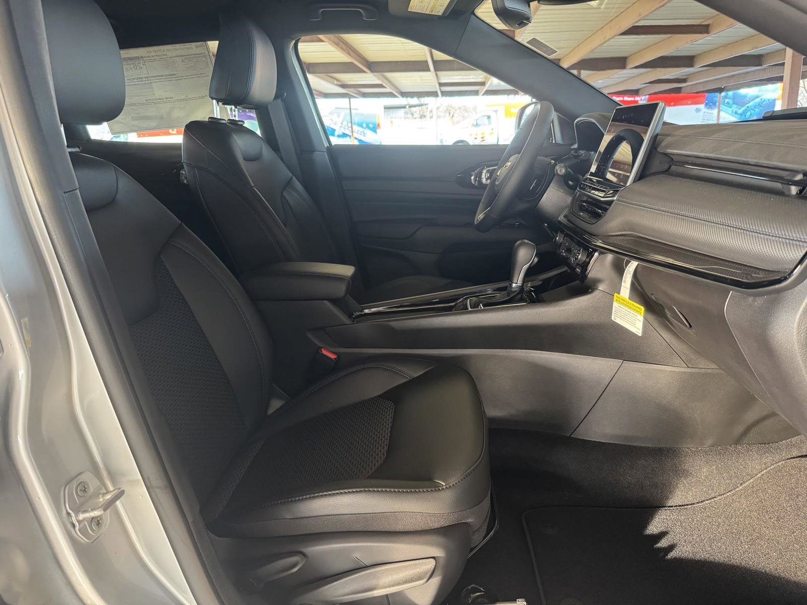 New 2026 Jeep Compass Latitude image 36