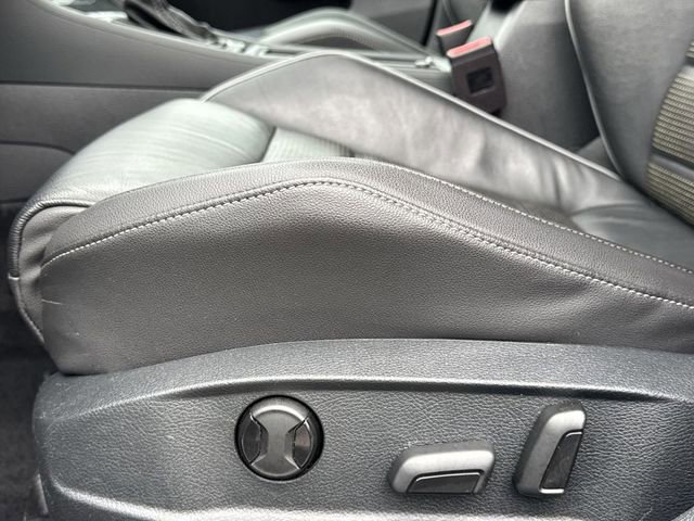 Used 2019 Volkswagen Golf R 4-Door image 13