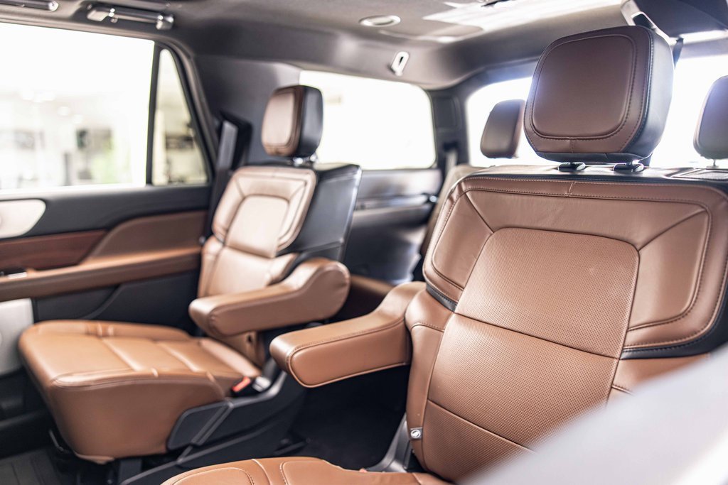 Used 2024 Lincoln Navigator Reserve w/ Equipment Group 201A image 33