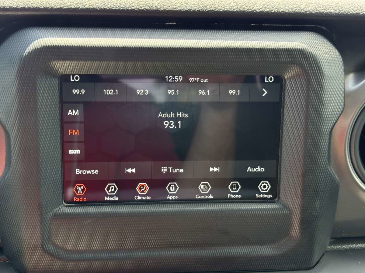 Used 2023 Jeep Gladiator Sport AWD/4WD image 30