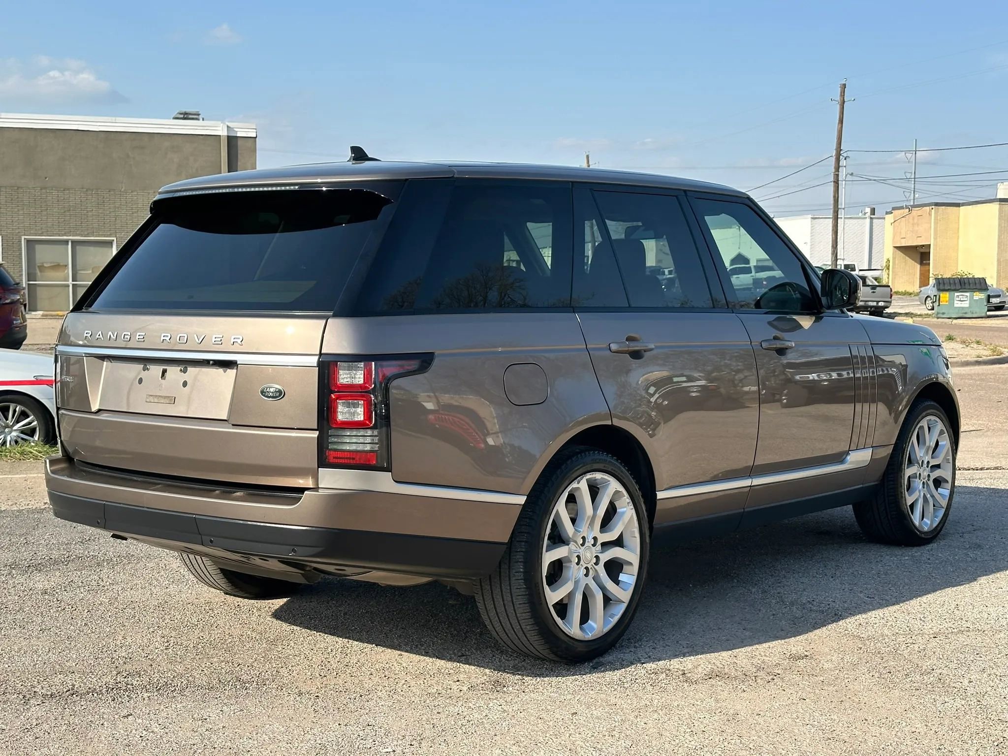 Used 2016 Land Rover Range Rover HSE image 7