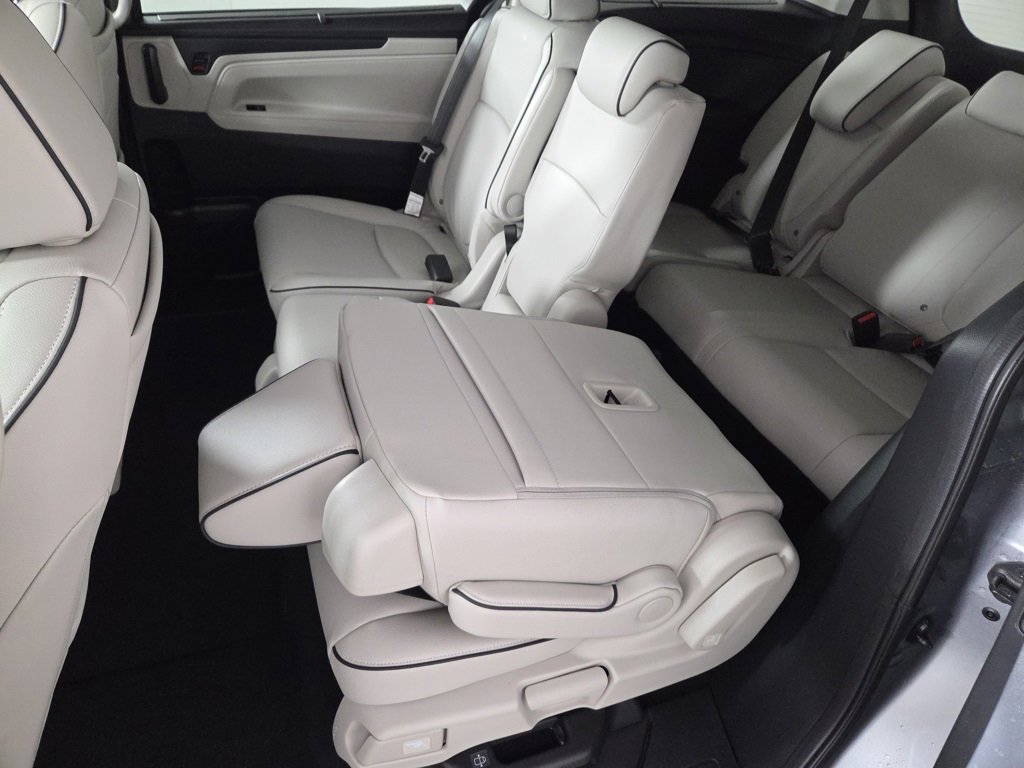 New 2026 Honda Odyssey Touring image 11