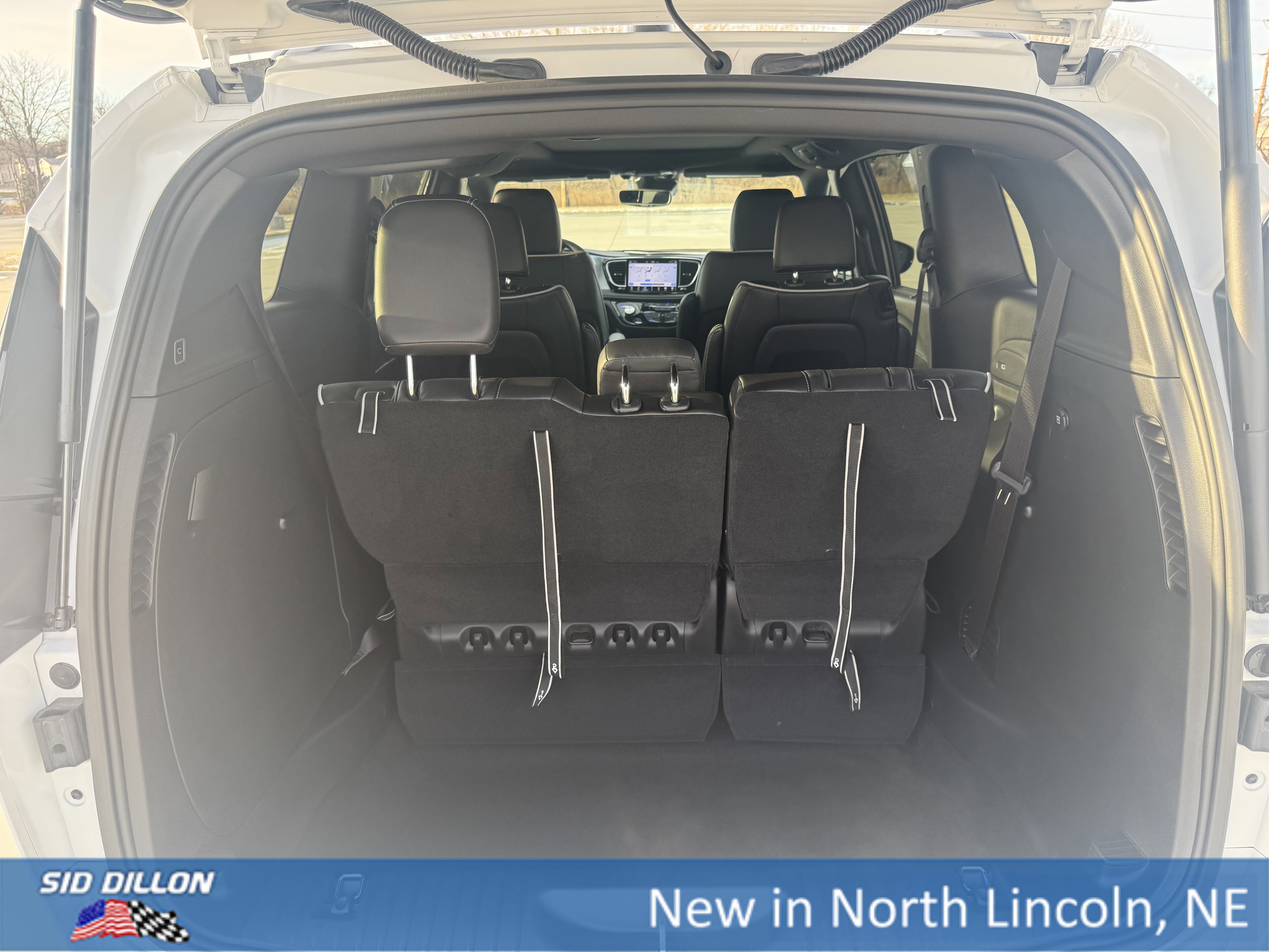 New 2026 Chrysler Pacifica Limited w/ S Appearance Package image 5