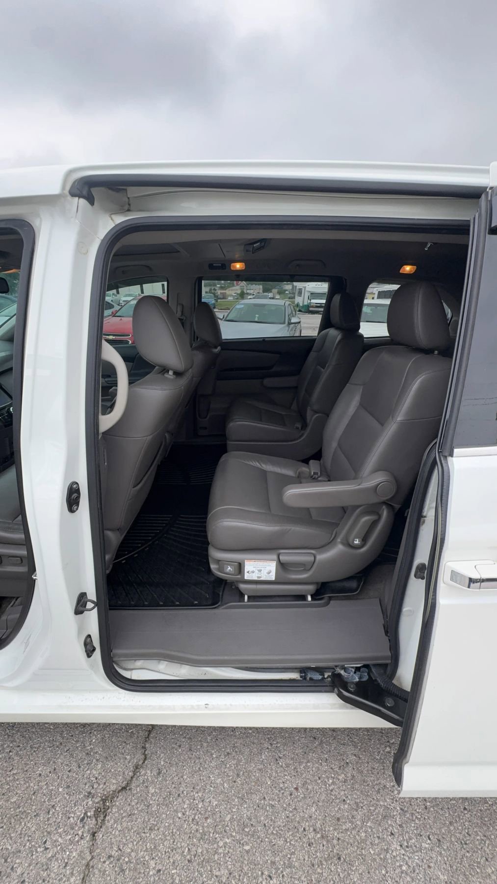 Used 2014 Honda Odyssey Touring Elite image 24
