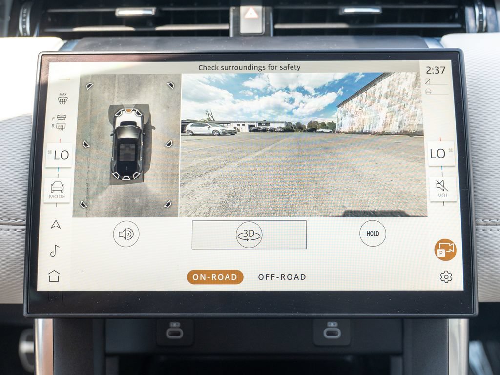 Certified 2025 Land Rover Discovery Sport Dynamic SE AWD/4WD image 30
