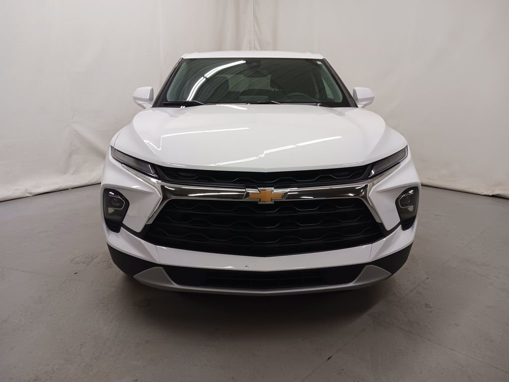 Used 2025 Chevrolet Blazer LT AWD/4WD image 3