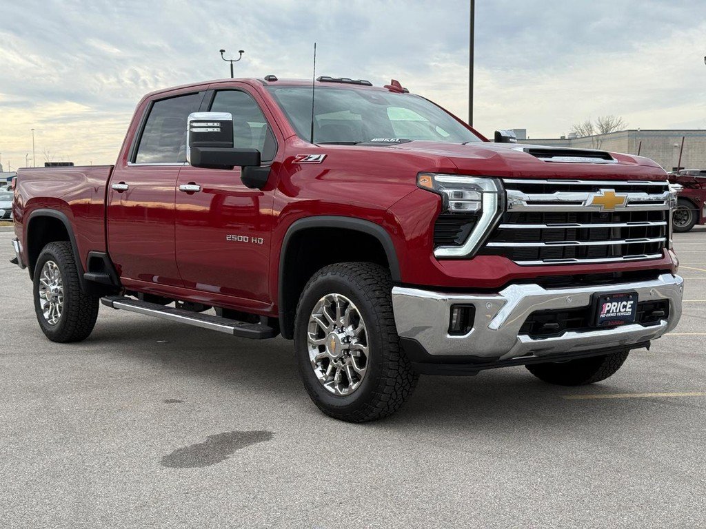 Used 2026 Chevrolet Silverado 2500 LTZ w/ LTZ Plus Package image 9